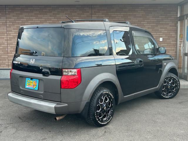 エレメント ベースグレード　保証付　禁煙車　４ＷＤ　外品１９ＡＷ　ホワイトレタータイヤ　フローティングナビ　ＨＩＤライト　観音開き　キーレス（26枚目）