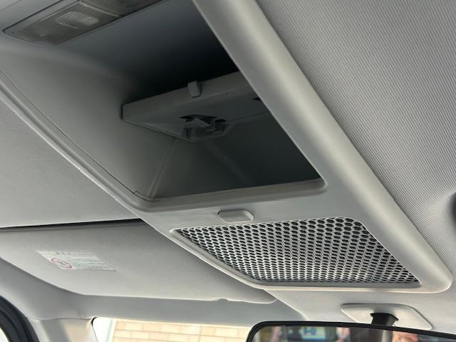 エレメント ベースグレード　保証付　禁煙車　４ＷＤ　外品１９ＡＷ　ホワイトレタータイヤ　フローティングナビ　ＨＩＤライト　観音開き　キーレス（34枚目）