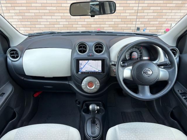 マーチ １２Ｇ　保証付　禁煙車　外品ナビ　地デジＴＶ　スマートキー　プッシュスタート　ＥＴＣ　Ａ－ＳＴＯＰ　オートエアコン　オートライト　純正ホイール（11枚目）