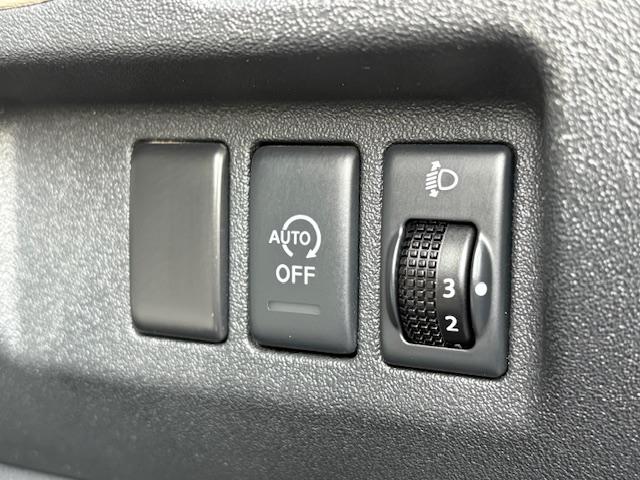 マーチ １２Ｇ　保証付　禁煙車　外品ナビ　地デジＴＶ　スマートキー　プッシュスタート　ＥＴＣ　Ａ－ＳＴＯＰ　オートエアコン　オートライト　純正ホイール（18枚目）