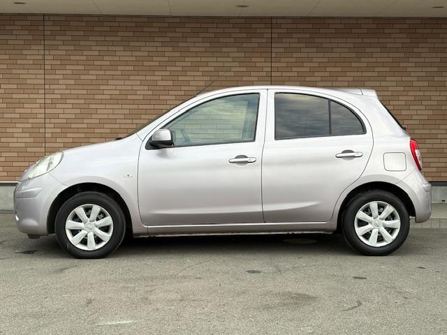 マーチ １２Ｇ　保証付　禁煙車　外品ナビ　地デジＴＶ　スマートキー　プッシュスタート　ＥＴＣ　Ａ－ＳＴＯＰ　オートエアコン　オートライト　純正ホイール（28枚目）