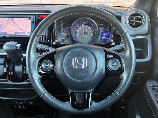 Ｎ－ＷＧＮカスタム Ｇ・Ｌパッケージ　保証付　禁煙車　純正ナビ　フルセグＴＶ　Ｂカメラ　Ｂｌｕｅｔｏｏｔｈ　スマートキー　プッシュスタート　ハーフレザーシート　ＬＥＤライト　ＬＥＤフォグ　クルコン　ビルトインＥＴＣ　横滑り防止　純正ＡＷ（12枚目）