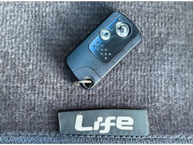 ライフ ディーバスマートスタイル　保証付　禁煙車　ナビ　地デジＴＶ　Ｂカメラ　スマートキー　ＥＴＣ　ＨＩＤ　オートライト　フォグ　純正アルミホイール（13枚目）