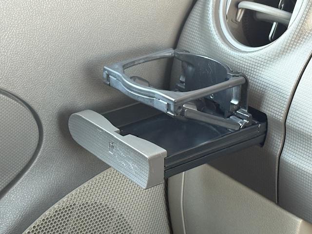 ドリンクホルダー装備車♪