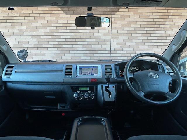 ハイエースバン ロングスーパーＧＬ　保証付　禁煙車　４ＷＤ　軽油　ターボ　寒冷地仕様　ホワイトレタータイヤ　純正ナビ　地デジＴＶ　Ｂモニター　ＥＴＣ　ＬＥＤライト　フォグランプ　キーレスキー　サーキュレーター（11枚目）