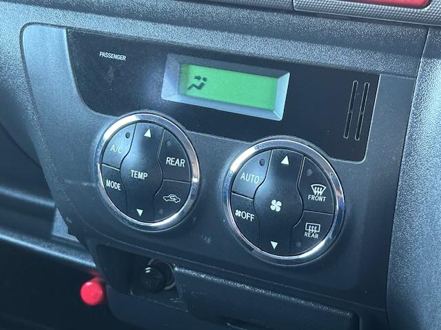 ハイエースバン ロングスーパーＧＬ　保証付　禁煙車　４ＷＤ　軽油　ターボ　寒冷地仕様　ホワイトレタータイヤ　純正ナビ　地デジＴＶ　Ｂモニター　ＥＴＣ　ＬＥＤライト　フォグランプ　キーレスキー　サーキュレーター（17枚目）