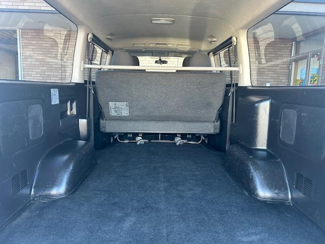 ハイエースバン ロングスーパーＧＬ　保証付　禁煙車　４ＷＤ　軽油　ターボ　寒冷地仕様　ホワイトレタータイヤ　純正ナビ　地デジＴＶ　Ｂモニター　ＥＴＣ　ＬＥＤライト　フォグランプ　キーレスキー　サーキュレーター（21枚目）