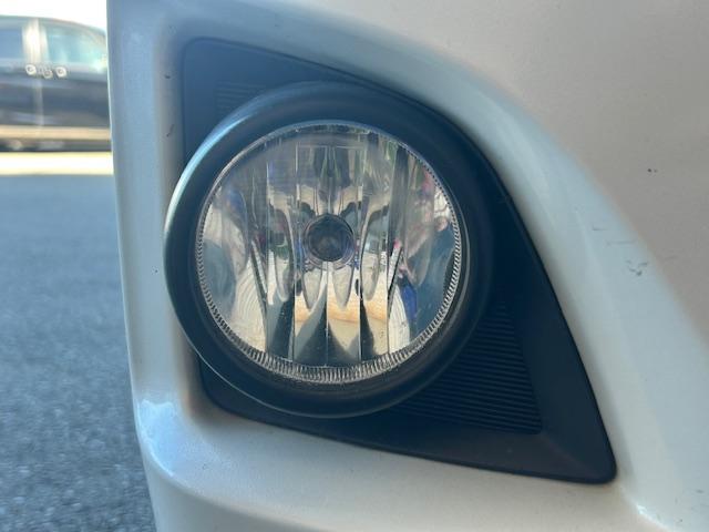 ハイエースバン ロングスーパーＧＬ　保証付　禁煙車　４ＷＤ　軽油　ターボ　寒冷地仕様　ホワイトレタータイヤ　純正ナビ　地デジＴＶ　Ｂモニター　ＥＴＣ　ＬＥＤライト　フォグランプ　キーレスキー　サーキュレーター（27枚目）