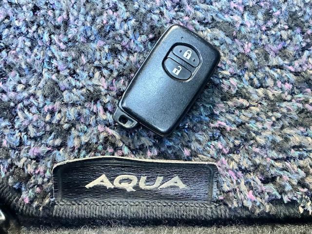 アクア Ｓ　保証付　禁煙車　ワンオーナー　純正ナビ　ＴＶ　Ｂモニター　Ｂｌｕｅｔｏｏｔｈ　シートヒーター　ＬＥＤバルブ　スマートキ―　プッシュスタート　オートライト　純正ホイール（15枚目）
