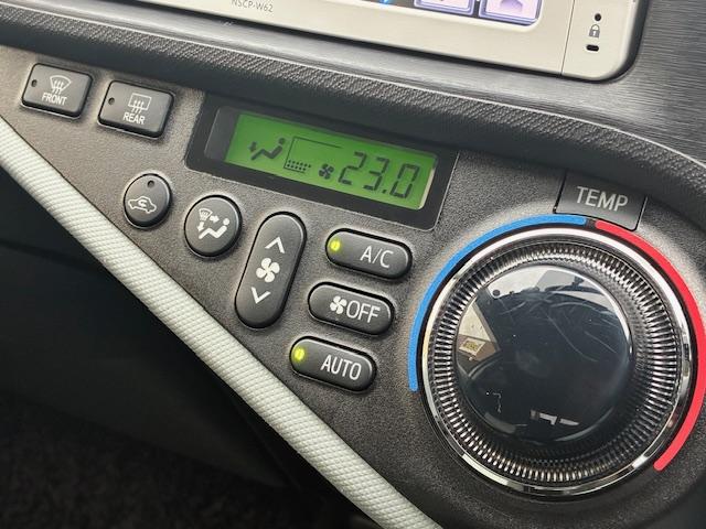 アクア Ｓ　保証付　禁煙車　ワンオーナー　純正ナビ　ＴＶ　Ｂモニター　Ｂｌｕｅｔｏｏｔｈ　シートヒーター　ＬＥＤバルブ　スマートキ―　プッシュスタート　オートライト　純正ホイール（19枚目）