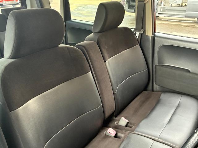 タント カスタムＶＳターボ　アウトレットカー　禁煙車　ターボ車　外品ナビ　Ｂモニター　ＥＴＣ　ハーフレザーシート　ＨＩＤヘッドライト　ＭＯＭＯステアリング　スマートキ―　純正１４ＡＷ（17枚目）