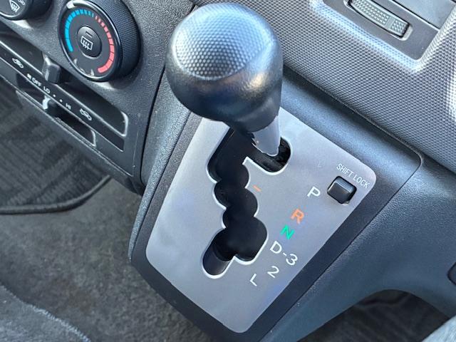 ハイエースバン ロングスーパーGL 保証付 禁煙車 4WD ディーゼル ターボ 純正ナビ TV Bモニター Bluetooth サーキュレーター ETC 外品15AW(13枚目)