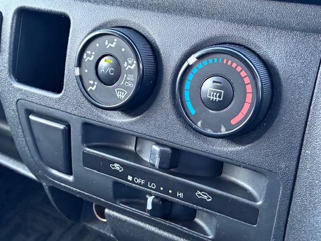 ハイエースバン ロングスーパーGL 保証付 禁煙車 4WD ディーゼル ターボ 純正ナビ TV Bモニター Bluetooth サーキュレーター ETC 外品15AW(14枚目)