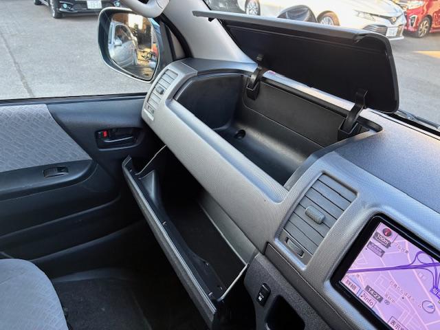 ハイエースバン ロングスーパーGL 保証付 禁煙車 4WD ディーゼル ターボ 純正ナビ TV Bモニター Bluetooth サーキュレーター ETC 外品15AW(36枚目)
