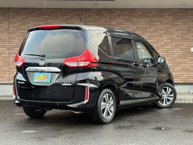 フリードハイブリッド ハイブリッド・Ｇホンダセンシング　保証付　禁煙車　衝突軽減ブレーキ　両側電動スライドドア　９型ナビ　フリップダウンモニター　フルセグＴＶ　Ｂモニター　スマートキー　ブルートゥース　追従型クルコン　ビルトインＥＴＣ　ＬＥＤライト（8枚目）