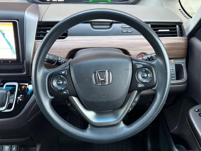 フリードハイブリッド ハイブリッド・Ｇホンダセンシング　保証付　禁煙車　衝突軽減ブレーキ　両側電動スライドドア　９型ナビ　フリップダウンモニター　フルセグＴＶ　Ｂモニター　スマートキー　ブルートゥース　追従型クルコン　ビルトインＥＴＣ　ＬＥＤライト（12枚目）