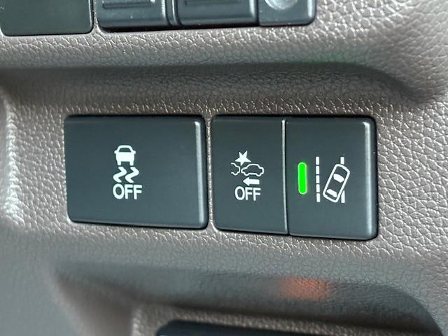 フリードハイブリッド ハイブリッド・Ｇホンダセンシング　保証付　禁煙車　衝突軽減ブレーキ　両側電動スライドドア　９型ナビ　フリップダウンモニター　フルセグＴＶ　Ｂモニター　スマートキー　ブルートゥース　追従型クルコン　ビルトインＥＴＣ　ＬＥＤライト（17枚目）