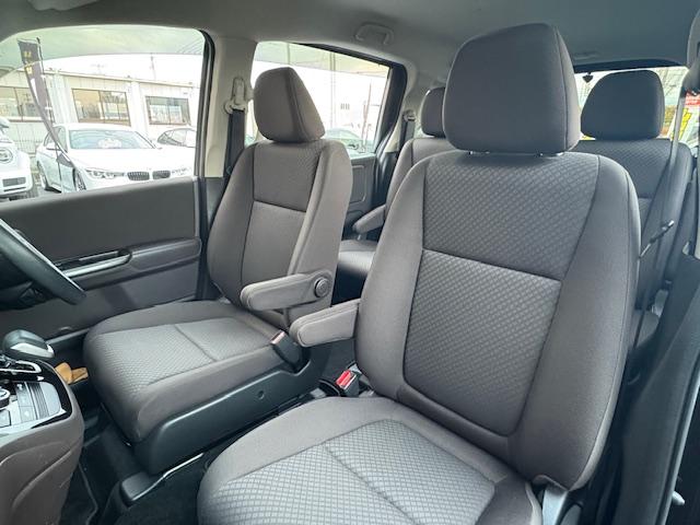 フリードハイブリッド ハイブリッド・Ｇホンダセンシング　保証付　禁煙車　衝突軽減ブレーキ　両側電動スライドドア　９型ナビ　フリップダウンモニター　フルセグＴＶ　Ｂモニター　スマートキー　ブルートゥース　追従型クルコン　ビルトインＥＴＣ　ＬＥＤライト（40枚目）