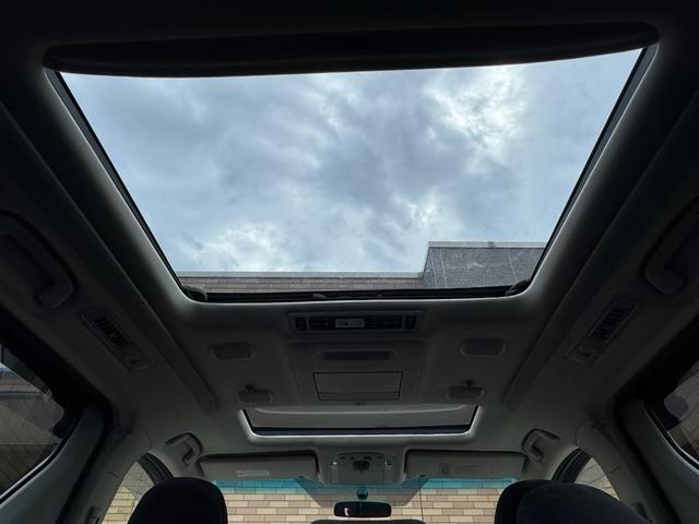 ヴェルファイア 2.4Z 保証付 禁煙車 8人乗 サンルーフ プレミアムサウンド エアロ 両側電動スライドドア 純正ナビ フルセグ Bモニター 後席モニター ETC HID クリソナ フルフラット スマートキ― 純正18AW(29枚目)