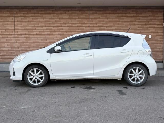 アクア G 保証付 禁煙車 スマートキー LEDライト アルパインディスプレイオーディオ Bモニター 前後コーナーセンサー ETC シートヒーター エンジンスターター オートAC 純正15AW(30枚目)