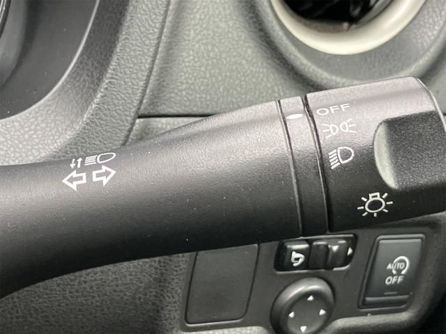 ノート Ｘ　ナビ　ＴＶ　アルミホイール　スマートキー　アイドリングストップ　電動格納ミラー　ＣＶＴ　盗難防止システム　衝突安全ボディ　ＡＢＳ　ＣＤ　ミュージックプレイヤー接続可　エアコン　パワーステアリング（10枚目）