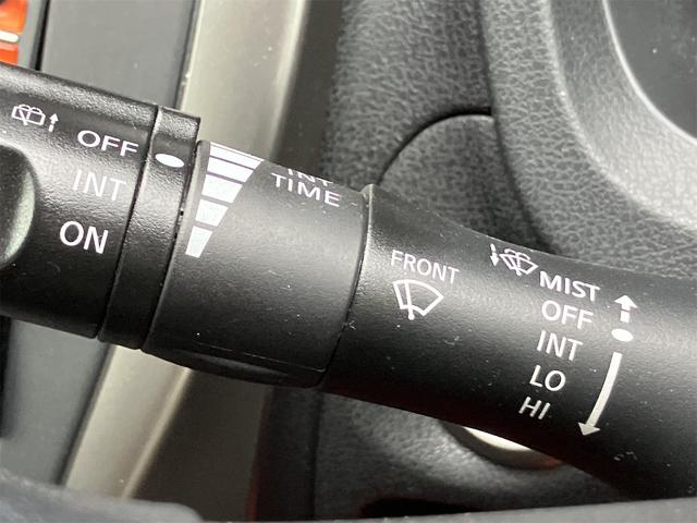ノート Ｘ　ナビ　ＴＶ　アルミホイール　スマートキー　アイドリングストップ　電動格納ミラー　ＣＶＴ　盗難防止システム　衝突安全ボディ　ＡＢＳ　ＣＤ　ミュージックプレイヤー接続可　エアコン　パワーステアリング（11枚目）