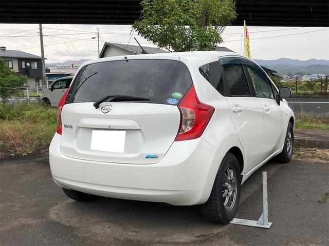 ノート Ｘ　ナビ　ＴＶ　アルミホイール　スマートキー　アイドリングストップ　電動格納ミラー　ＣＶＴ　盗難防止システム　衝突安全ボディ　ＡＢＳ　ＣＤ　ミュージックプレイヤー接続可　エアコン　パワーステアリング（15枚目）