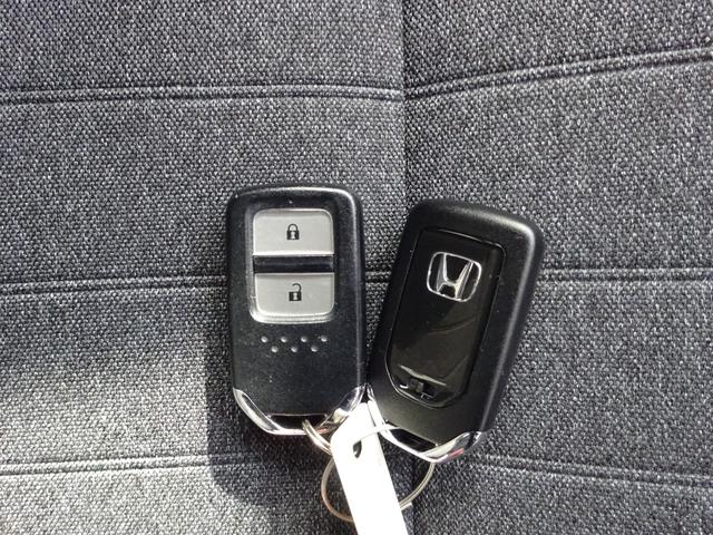 フィット ホーム ナビ バックカメラ ETC ドライブレコーダー LEDヘッドライト スマートキー プッシュスタート 衝突被害軽減ブレーキシステム クリアランスソナー(53枚目)