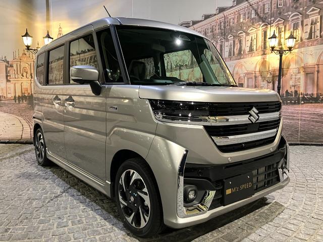 スペーシアカスタム ハイブリッドＸＳターボ　４ＷＤ　全方位モニター付９インチメモリーナビ　スズキセーフティサポート　スズキコネクト対応機　電動パーキングブレーキ　ブレーキホールド　アダプティブクルーズコントロールハイビームアシスト（19枚目）