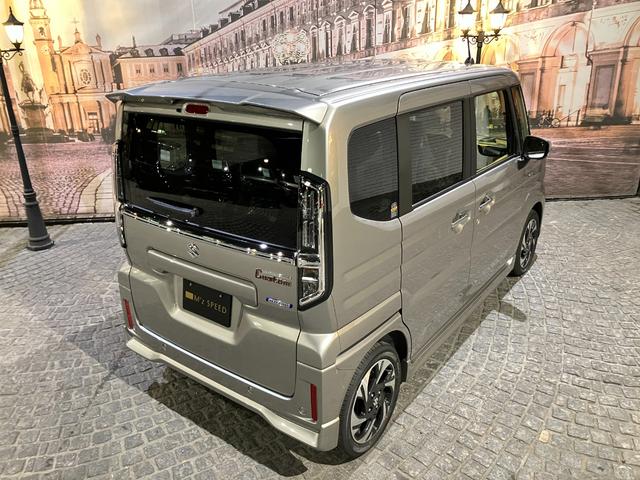 スペーシアカスタム ハイブリッドＸＳターボ　４ＷＤ　全方位モニター付９インチメモリーナビ　スズキセーフティサポート　スズキコネクト対応機　電動パーキングブレーキ　ブレーキホールド　アダプティブクルーズコントロールハイビームアシスト（33枚目）
