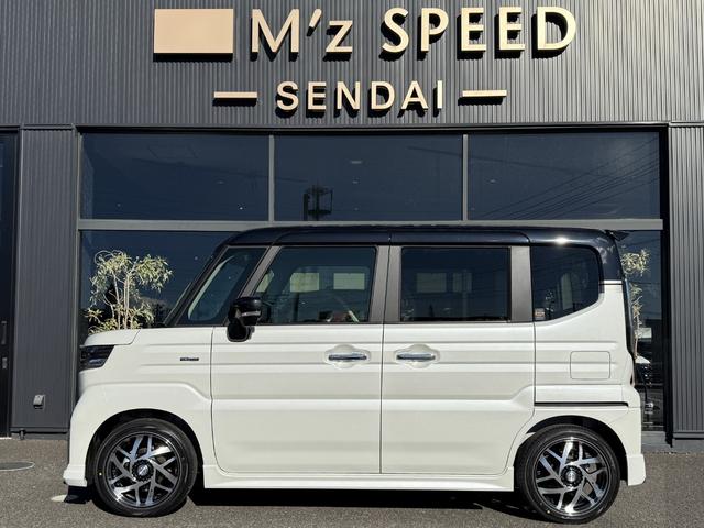 スペーシアカスタム ハイブリッドＸＳターボ　４ＷＤ　エムズスピードエアロＶｅｒコンプリートカー　全方位モニター付９インチメモリーナビ　届出済未使用車　ＺＥＳＵエアロＦ・Ｒ　１６インチＪカラットホイール　両側電動スライドドア　スズキコネクト対応（23枚目）