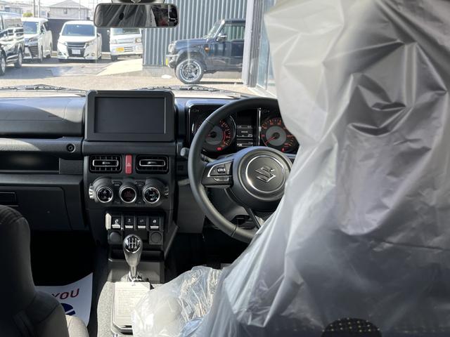 ジムニー ＸＣ　４型　５ＭＴ　リヤパーキングセンサー　ＬＥＤヘッドランプ　スズキセーフティサポート　車線逸脱警告　アイドリングストップ　フォグランプ　シートヒーター　クルーズコントロール（4枚目）