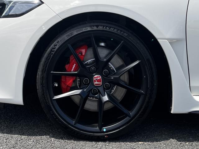 シビック タイプＲ　ホンダコネクト対応ナビゲーション　ホンダセンシング　ブラインドスポットインフォメーション　アダクティブクルーズコントロール　パーキングセンサーシステム　オートハイビーム　モードスイッチ（7枚目）