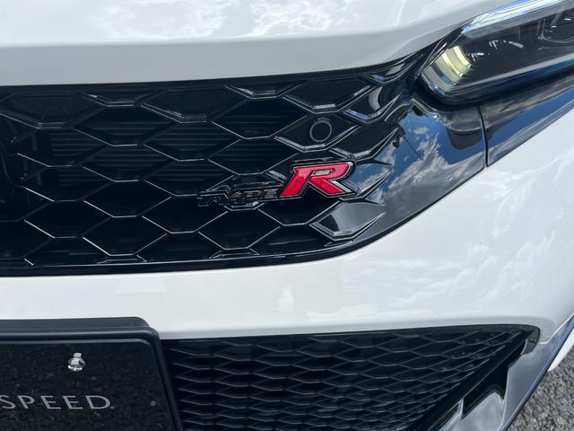 シビック タイプＲ　ホンダコネクト対応ナビゲーション　ホンダセンシング　ブラインドスポットインフォメーション　アダクティブクルーズコントロール　パーキングセンサーシステム　オートハイビーム　モードスイッチ（26枚目）