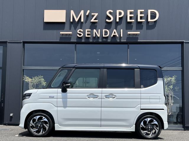 スペーシアカスタム ハイブリッドＸＳターボ　４ＷＤ　全方位モニター付９インチメモリーナビ　スズキセーフティサポート　スズキコネクト対応機　電動パーキングブレーキ　ブレーキホールド　アダプティブクルーズコントロールハイビームアシスト（19枚目）