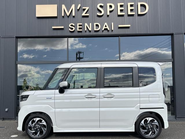 スペーシアカスタム ハイブリッドＸＳターボ　４ＷＤ　全方位モニター付９インチメモリーナビ　スズキセーフティサポート　スズキコネクト対応機　電動パーキングブレーキ　ブレーキホールド　アダプティブクルーズコントロールハイビームアシスト（20枚目）