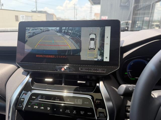 パノラミックビューモニター付きなので駐車が苦手な方でも安心です。