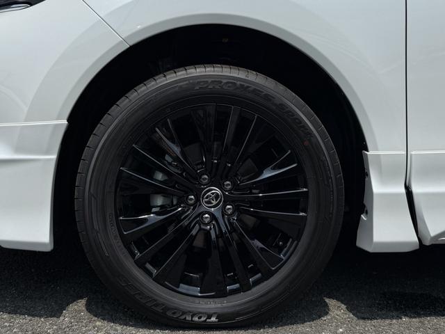 ４ＷＤ　Ｅ−Ｆｏｕｒ　特別仕様車　ＰＨＥＶロアグリル　ＰＨＥＶモデリスタエアロ　調光式パノラマルーフ　パノラミックビューモニター　デジタルインナーミラー　専用ホイール　ブラインドスポットモニター