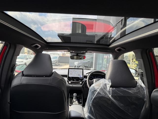 カローラクロス ハイブリッド　Ｚ　改良後　パノラマルーフ　パノラミックビューモニター　ブラインドスポットモニター　寒冷地仕様　アドバンストパーク　トヨタチームメイト　アダプティブハイビームシステムシートベンチレーション（4枚目）