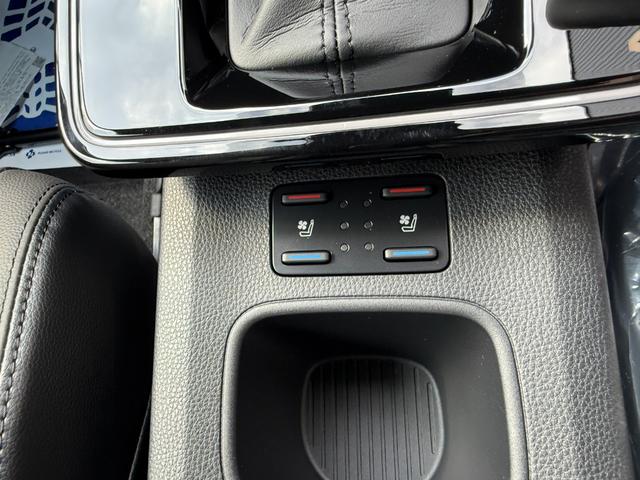 カローラクロス ハイブリッド　Ｚ　改良後　パノラマルーフ　パノラミックビューモニター　ブラインドスポットモニター　寒冷地仕様　アドバンストパーク　トヨタチームメイト　アダプティブハイビームシステムシートベンチレーション（8枚目）