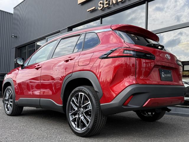 カローラクロス ハイブリッド　Ｚ　改良後　パノラマルーフ　パノラミックビューモニター　ブラインドスポットモニター　寒冷地仕様　アドバンストパーク　トヨタチームメイト　アダプティブハイビームシステムシートベンチレーション（33枚目）