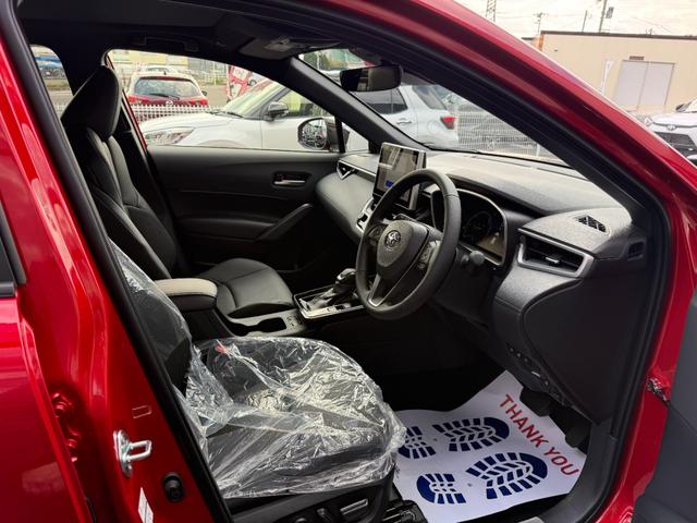 カローラクロス ハイブリッド　Ｚ　改良後　パノラマルーフ　パノラミックビューモニター　ブラインドスポットモニター　寒冷地仕様　アドバンストパーク　トヨタチームメイト　アダプティブハイビームシステムシートベンチレーション（41枚目）