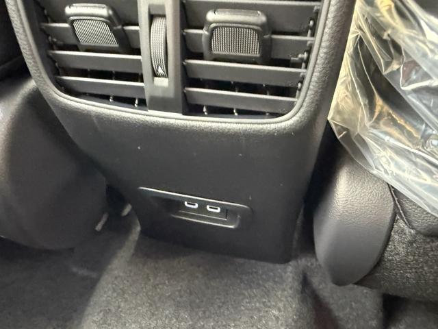 カローラクロス ハイブリッド　Ｚ　改良後　パノラマルーフ　パノラミックビューモニター　ブラインドスポットモニター　寒冷地仕様　アドバンストパーク　トヨタチームメイト　アダプティブハイビームシステムシートベンチレーション（60枚目）