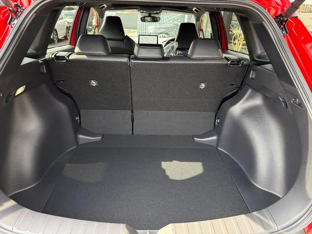 カローラクロス ハイブリッド　Ｚ　改良後　パノラマルーフ　パノラミックビューモニター　ブラインドスポットモニター　寒冷地仕様　アドバンストパーク　トヨタチームメイト　アダプティブハイビームシステムシートベンチレーション（63枚目）