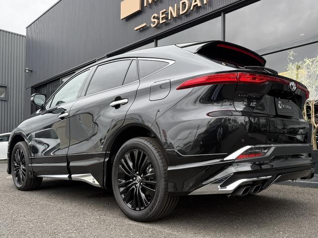 ハリアーハイブリッド Z レザーパッケージ・ナイトシェード 4WD E-Four 特別仕様車 PHEVロアグリル PHEVモデリスタエアロ 調光式パノラマルーフ パノラミックビューモニター デジタルインナーミラー 専用ホイール ブラインドスポットモニター(34枚目)