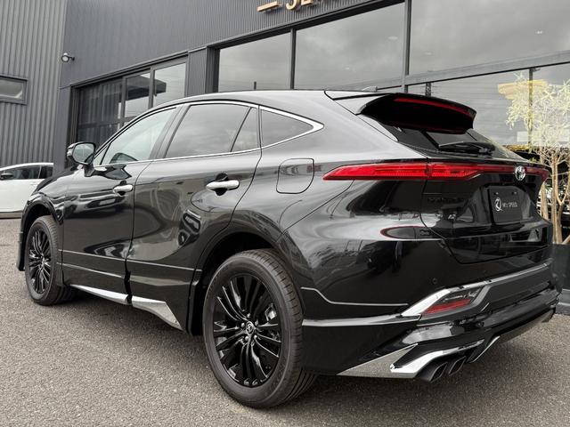 ハリアーハイブリッド Z レザーパッケージ・ナイトシェード 4WD E-Four 特別仕様車 PHEVロアグリル PHEVモデリスタエアロ 調光式パノラマルーフ パノラミックビューモニター デジタルインナーミラー 専用ホイール ブラインドスポットモニター(35枚目)