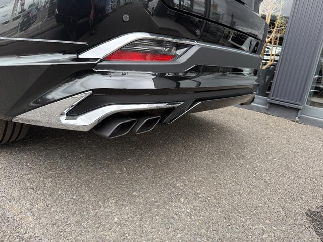 ハリアーハイブリッド Z レザーパッケージ・ナイトシェード 4WD E-Four 特別仕様車 PHEVロアグリル PHEVモデリスタエアロ 調光式パノラマルーフ パノラミックビューモニター デジタルインナーミラー 専用ホイール ブラインドスポットモニター(40枚目)