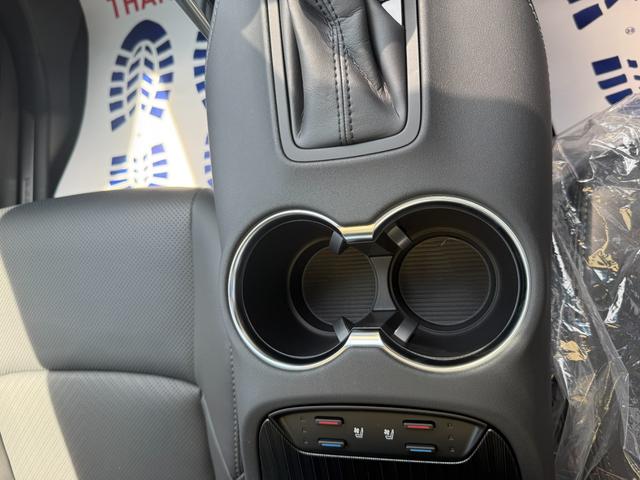 ハリアーハイブリッド Z レザーパッケージ・ナイトシェード 4WD E-Four 特別仕様車 PHEVロアグリル PHEVモデリスタエアロ 調光式パノラマルーフ パノラミックビューモニター デジタルインナーミラー 専用ホイール ブラインドスポットモニター(45枚目)