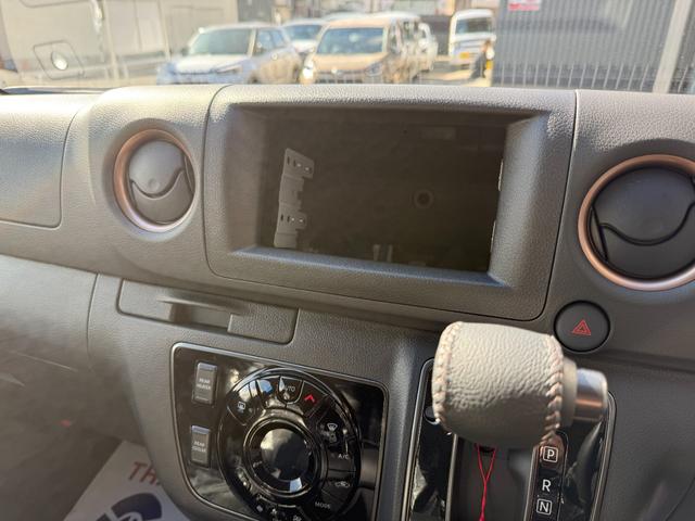 キャラバン ロンググランドプレミアムＧＸ　４ＷＤ　ディーゼル　インテリジェント　アラウンドビューモニター　インテリジェント　エマージェンシーブレーキ　インテリジェント　ルームミラー　踏み間違い衝突防止アシスト　ハイビームアシスト（7枚目）