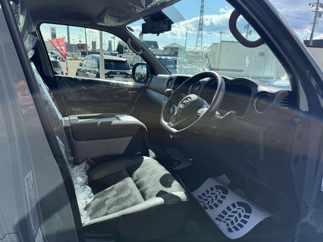 キャラバン ロンググランドプレミアムＧＸ　４ＷＤ　ディーゼル　インテリジェント　アラウンドビューモニター　インテリジェント　エマージェンシーブレーキ　インテリジェント　ルームミラー　踏み間違い衝突防止アシスト　ハイビームアシスト（42枚目）